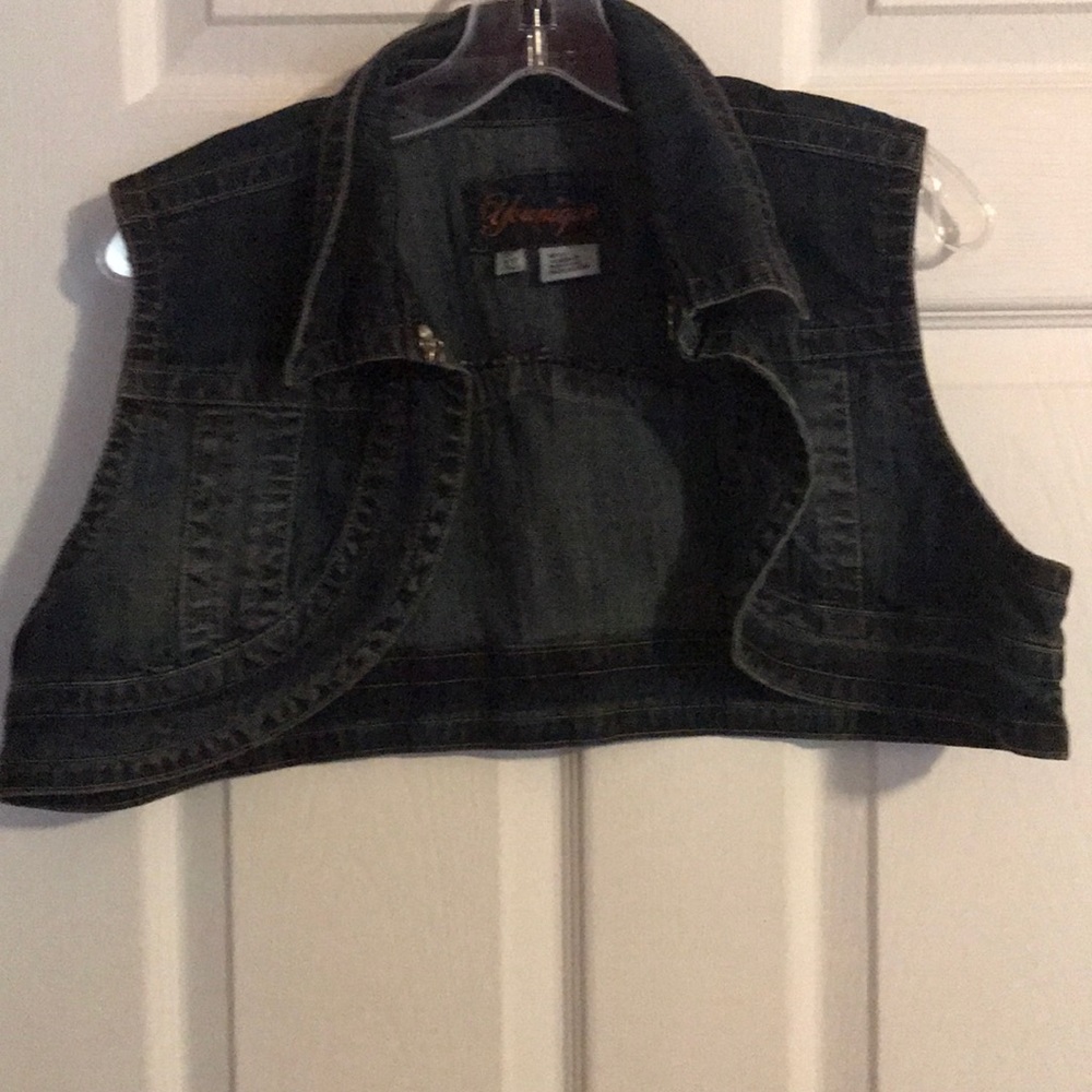 🎈 Cropped jean vest